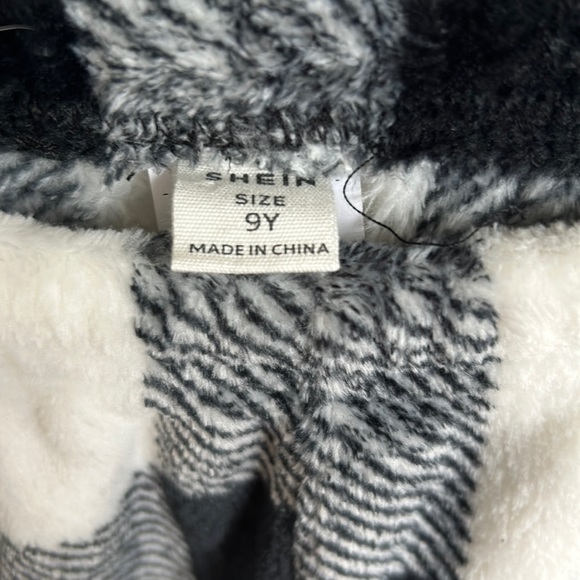 Super soft plaid pyjama pants. With comfortable snug waist band. - Picture 2 of 5